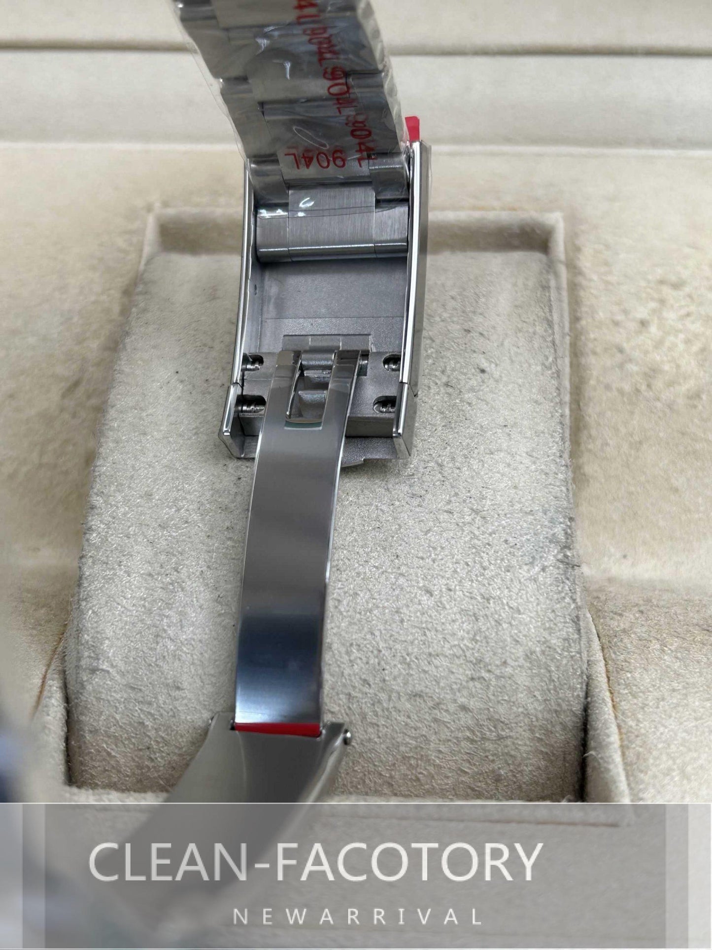 Oyster Perpetual 124300 41mm Red Dial Clean Factory