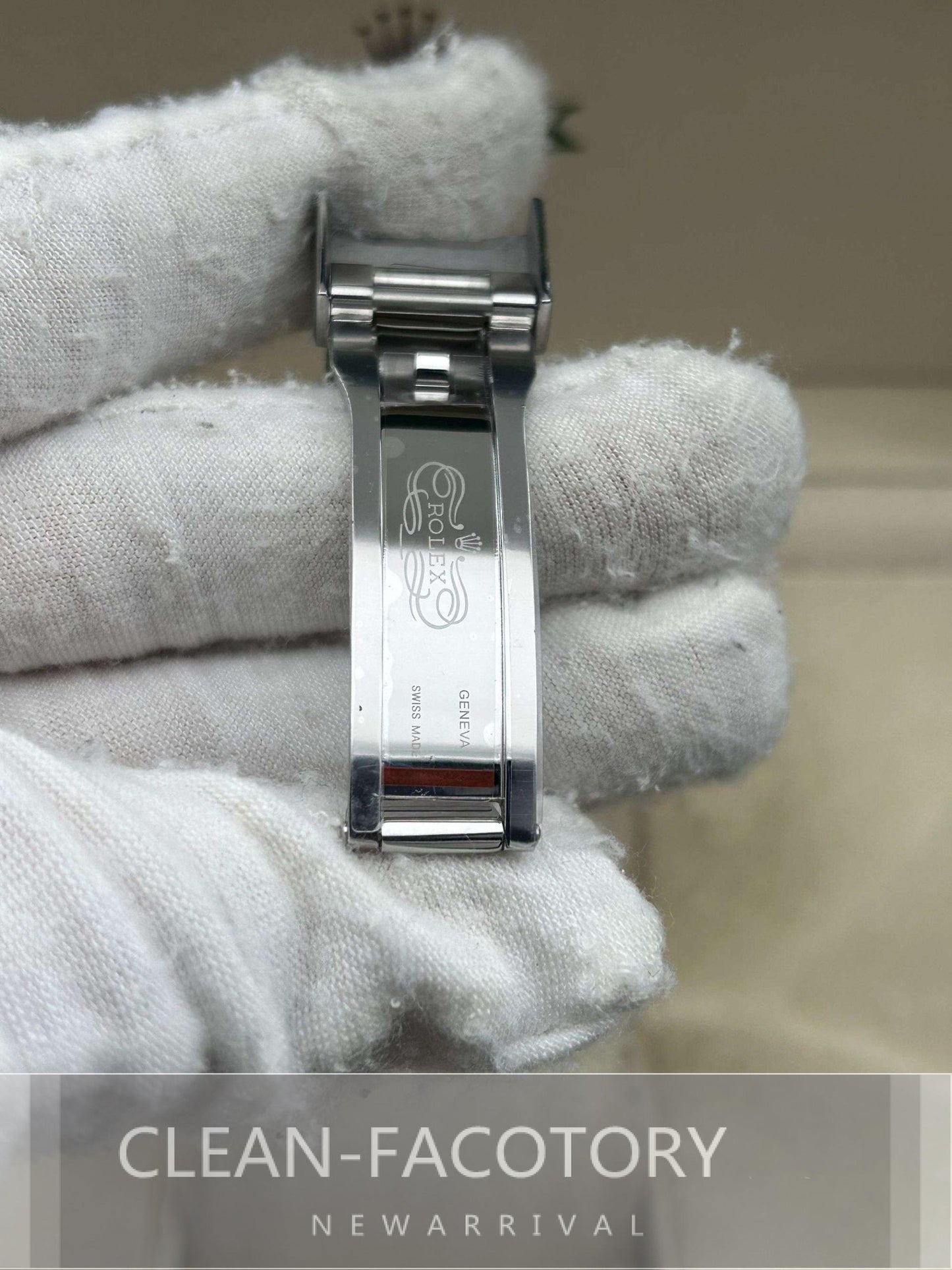 Explorer 224270 39mm Clean Factory