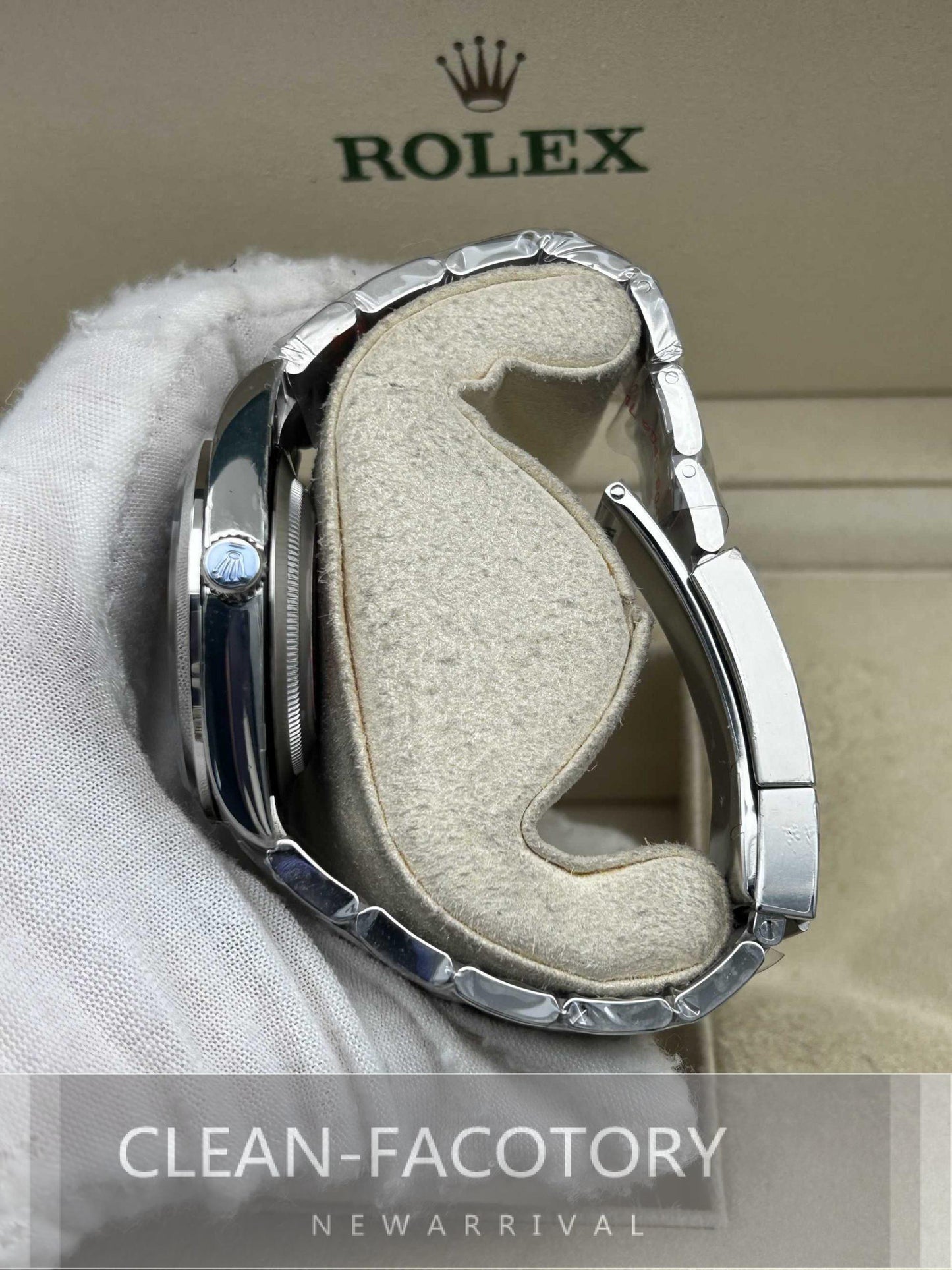 Explorer 224270 39mm Clean Factory