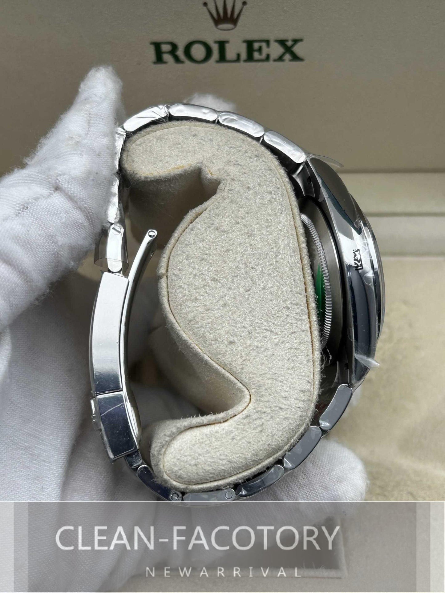 Explorer 224270 39mm Clean Factory