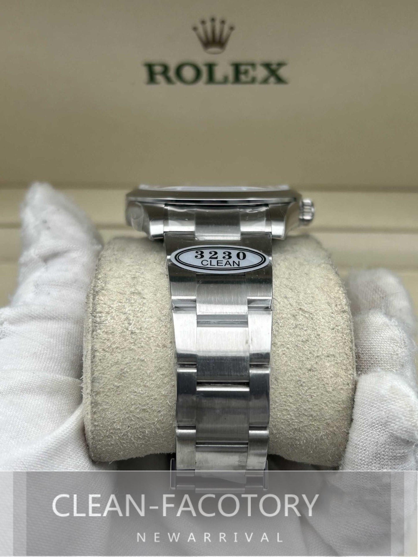 Explorer 224270 39mm Clean Factory