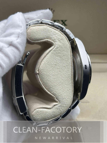 Explorer II 226570 40mm White Dial Clean Factory