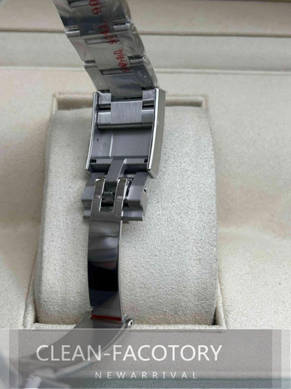 Explorer II 226570 42mm Clean Factory