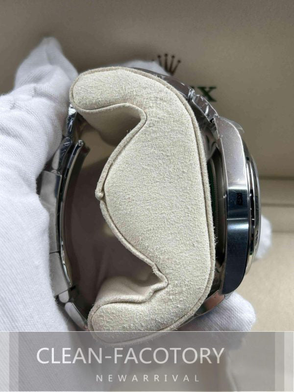 Explorer II 226570 42mm Clean Factory