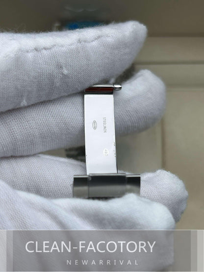 Explorer II 226570 42mm White Dial Clean Factory