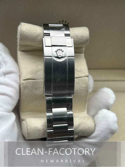 Explorer II 226570 42mm White Dial Clean Factory