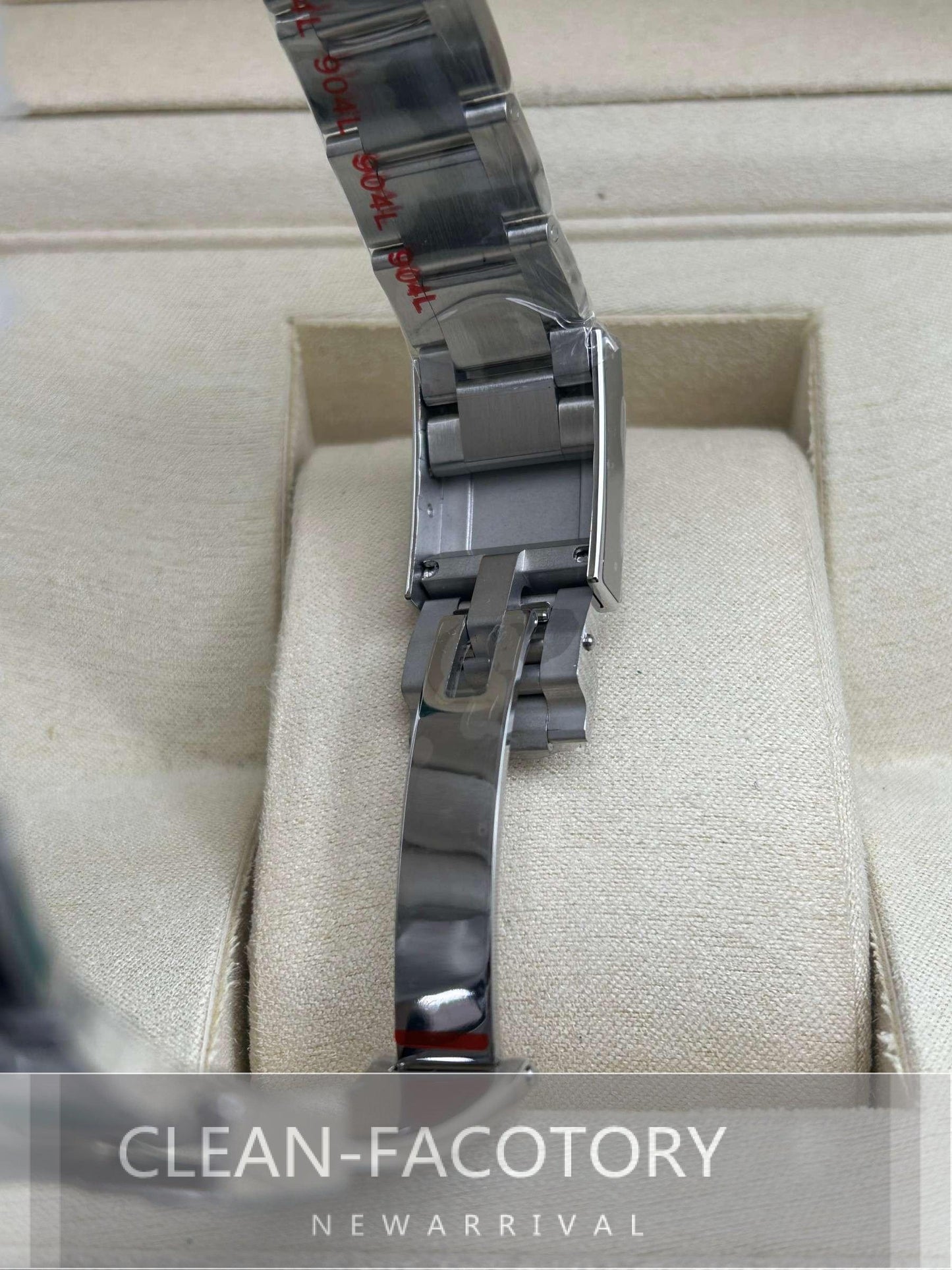 GMT-Master II 126710GRNR “Bruce Wayne” Oyster 40mm Clean Factory