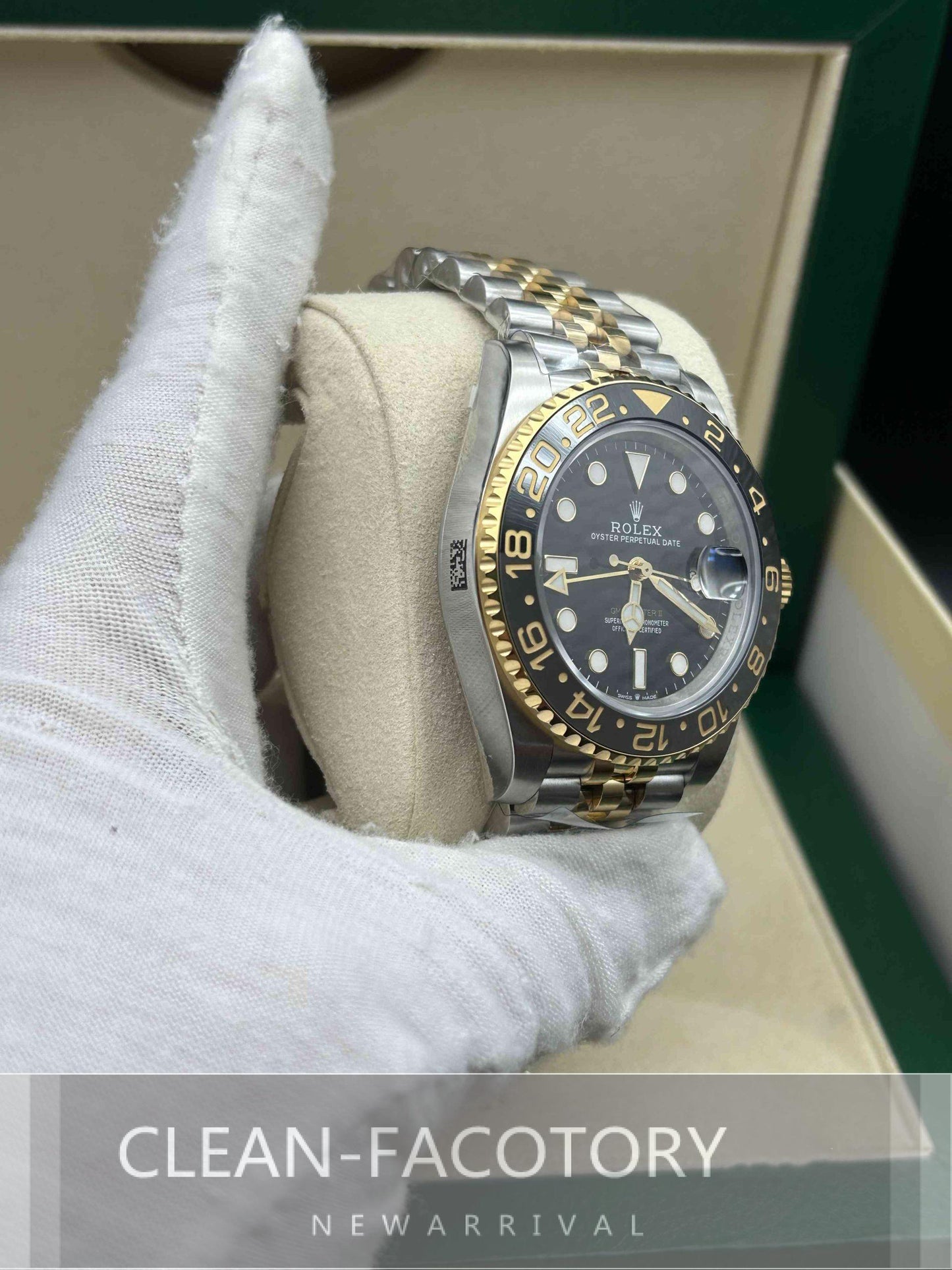 GMT-Master II 126713GRNR “Root Beer Two-Tone” Oyster 40mm Clean Factory