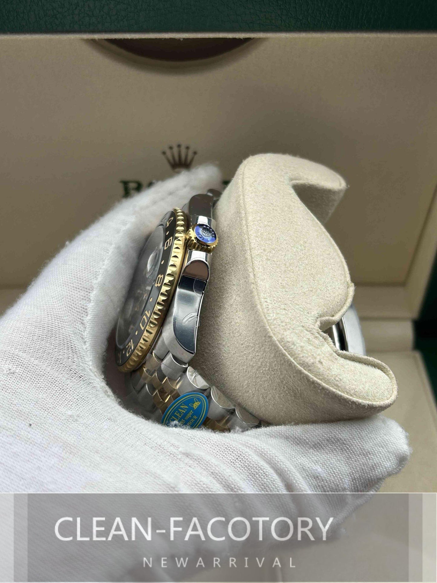 GMT-Master II 126713GRNR “Root Beer Two-Tone” Oyster 40mm Clean Factory