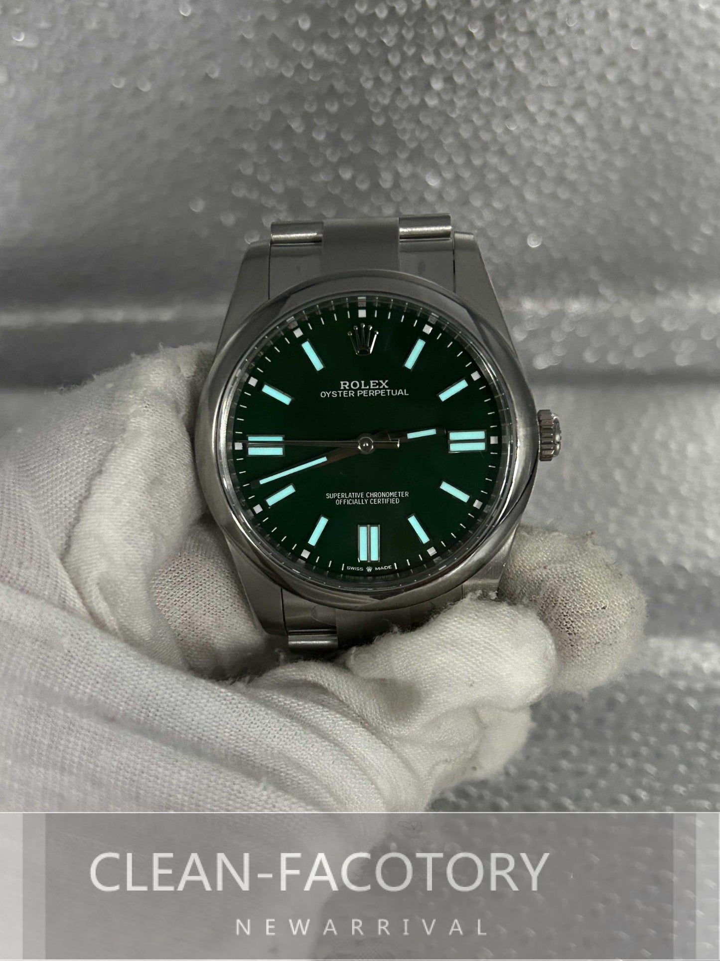 Oyster Perpetual 124300 41mm Green Dial Clean Factory