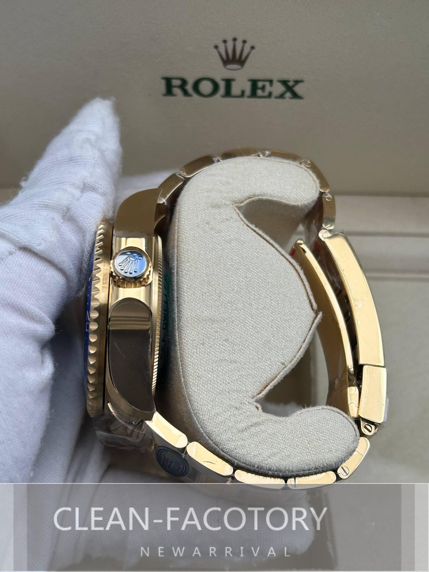 Sea-Dweller 136668LB "Yellow Gold" Ceramic Bezel 44mm Clean Factory